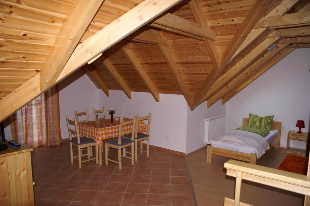 Oeregtoelgy Panzio Hotel Csongrad Room photo