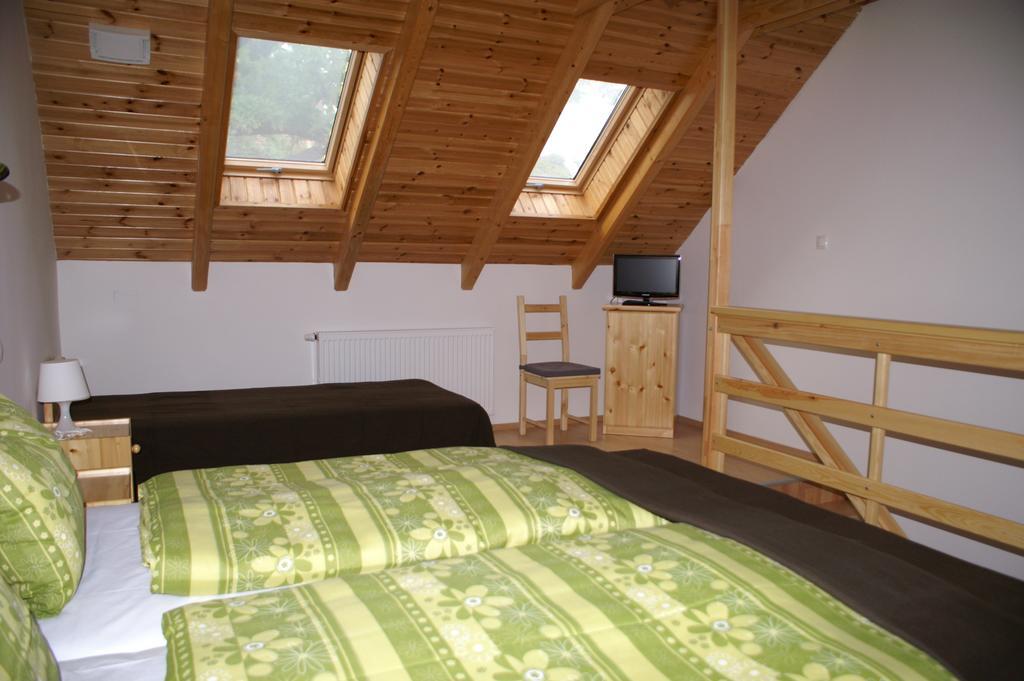 Oeregtoelgy Panzio Hotel Csongrad Room photo