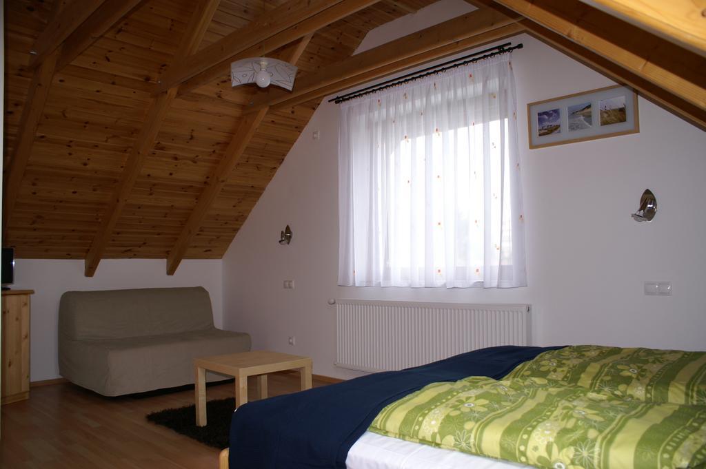 Oeregtoelgy Panzio Hotel Csongrad Room photo